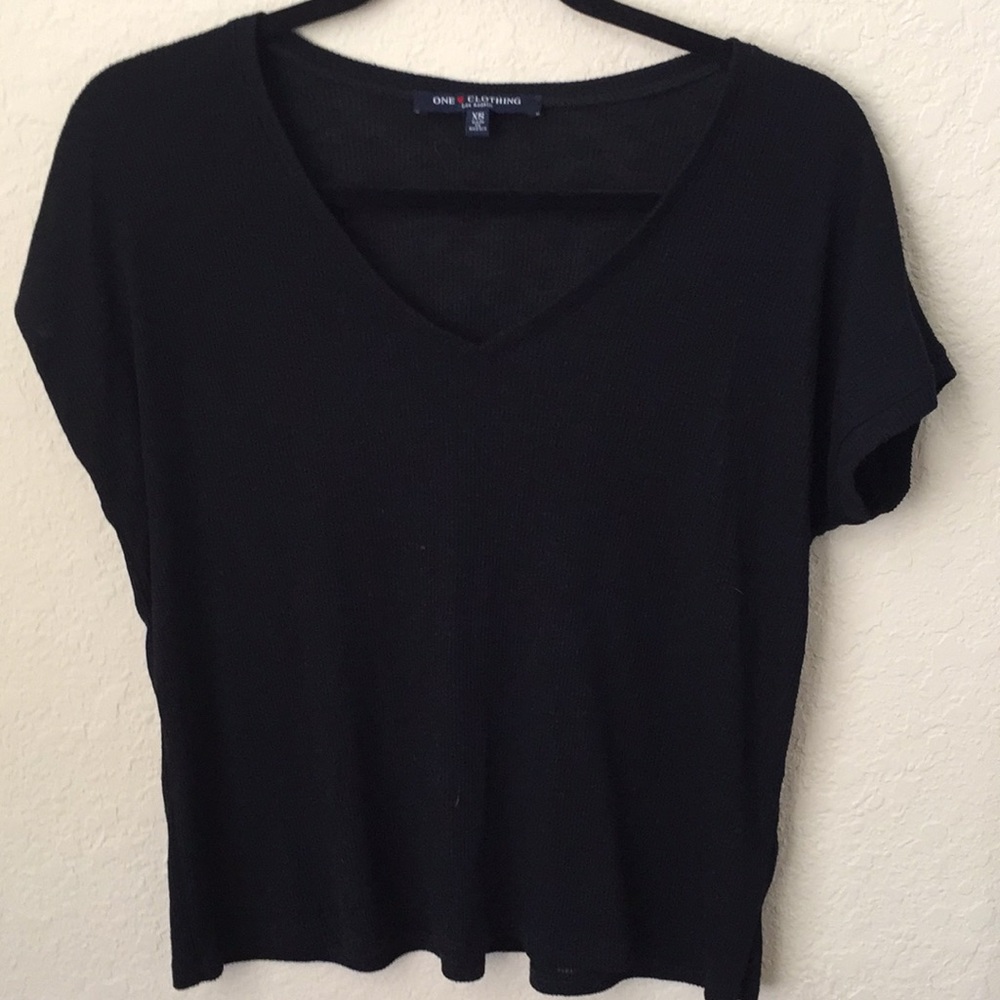 Black v neck T-shirt
